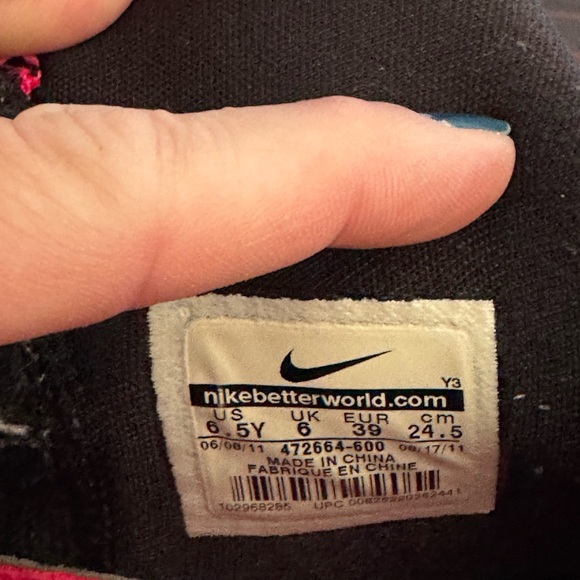 Nike Black and Pink LeBron 9 Sneakers
6.5Y - Picture 4 of 5